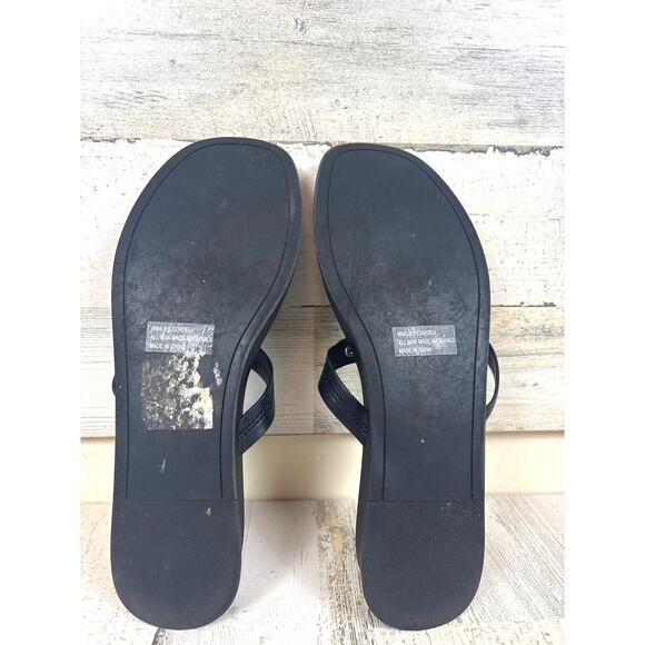 Dolce Vita Women’s 8.5 Black Cordell Slip-On Thong Flat Faux Leather Sandals - Picture 7 of 8